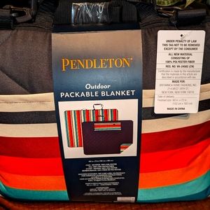 Pendleton Packable Outdoor Picnic Blanket Mount Foraker